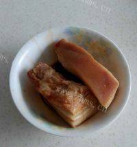 回味无穷的梅干菜扣肉做法图解3)