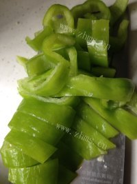 木耳竹芛炒肉做法图解2)