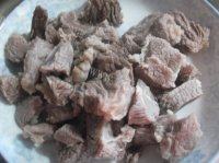 「美味可口」萝卜焖牛腩做法图解3)