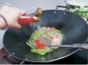 家常菜火腿炒四季豆做法图解8)