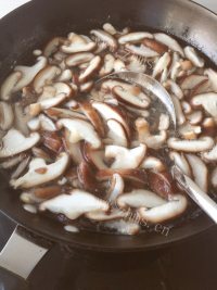 美味的香菇豆腐汤做法图解7)