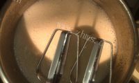 椰汁双色糕做法图解4)