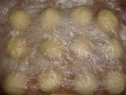 自制纸杯蜂蜜小餐包做法图解2)