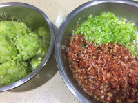 好吃的猪肉白菜馅大包子做法图解1)