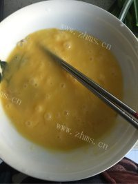 家常菜大蒜炒鸡蛋做法图解2)