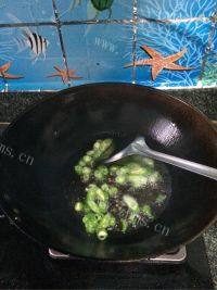 家常菜醋溜土豆丝做法图解4)