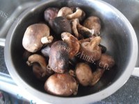 美味的烤香菇做法图解1)