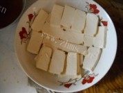 美味的剁椒鱼头豆腐做法图解3)