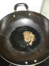 美味的蒜苔羊肉炒面做法图解9)