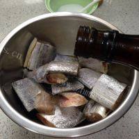 家常菜香酥带鱼做法图解2)