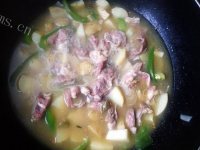 美味的土豆焖羊肉做法图解7)