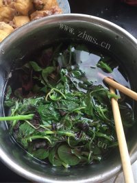 美味的胭脂藕片做法图解4)