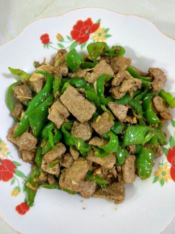 鲜美可口的青椒炒猪肝