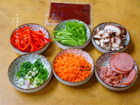 美味圣诞火腿披萨做法图解3)