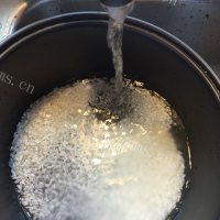 美味的香菇鸡肉粥做法图解2)