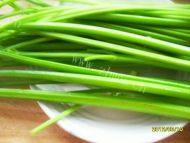 诱人的芹菜炒肉丝做法图解3)