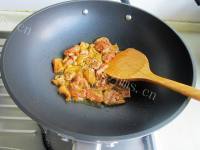 美味的扁豆炒肉做法图解5)