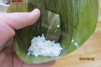 香喷喷的鲜肉粽子做法图解5)