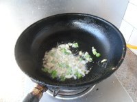 家常菜酱焖黄花鱼做法图解8)