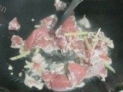 美味木耳肉片做法图解1)