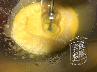 懒人草莓圣诞老人蛋糕做法图解4)
