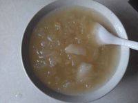 食欲满满的冰糖雪梨银耳羹