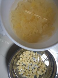 唇齿留香的红枣银耳汤做法图解1)