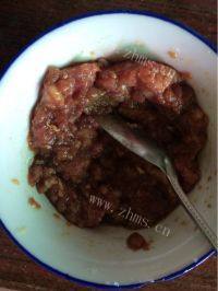 家常菜肉末茄子煲做法图解3)