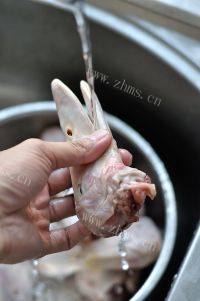 麻辣鸭头做法图解7)