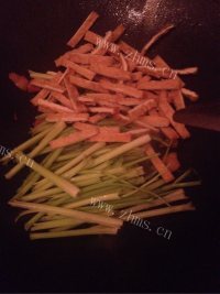 简易的香芹炒豆干做法图解5)