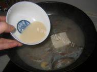 泥鳅豆腐汤做法图解6)