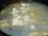 美味的豆腐炖鲫鱼汤