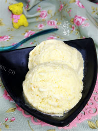清凉的奶油香草芒果冰淇淋做法图解19)