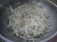 家常菜酸辣绿豆芽做法图解3)