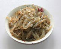 香喷喷的韭菜爆河虾做法图解2)