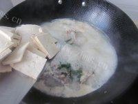 「首发」鱼头豆腐汤做法图解8)