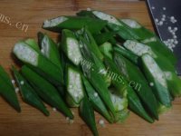 家常菜凉拌秋葵做法图解2)