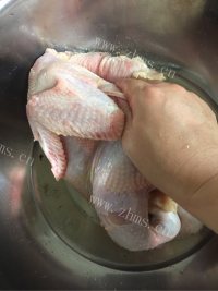 美味的电饭煲版烤鸡做法图解4)