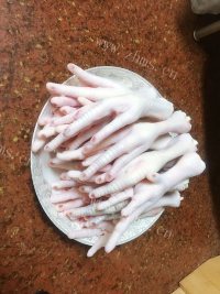 美味的酱鸡爪做法图解1)