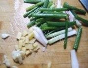 美味的沙爹酱焖鸡翅做法图解1)