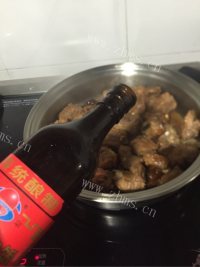 美味的卤排骨做法图解3)
