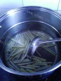 自制炸薯条做法图解2)
