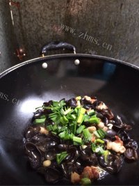 家常菜木耳炒肉做法图解5)