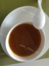 热腾腾的大枣枸杞豆浆做法图解4)