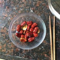 色香味俱全的莲藕排骨汤做法图解5)