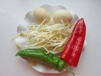 口感丰富的绿豆芽炒鸡蛋做法图解1)