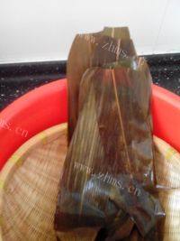 自制豆沙粽子做法图解5)