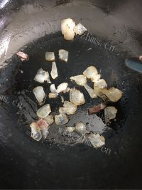 家常黄瓜炒腊肉做法图解3)