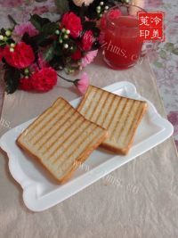 美味营养的烤面包和烤鸡蛋做法图解4)