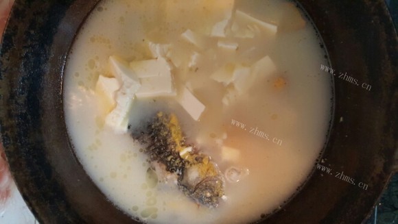 香喷喷的鲫鱼豆腐汤